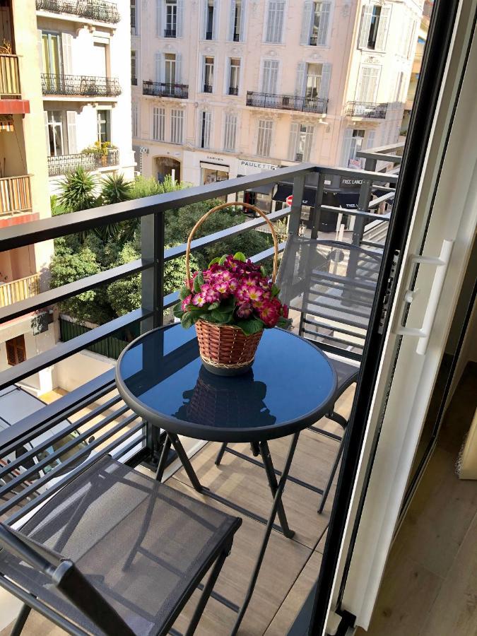 Brand New In The Heart Of * Cannes